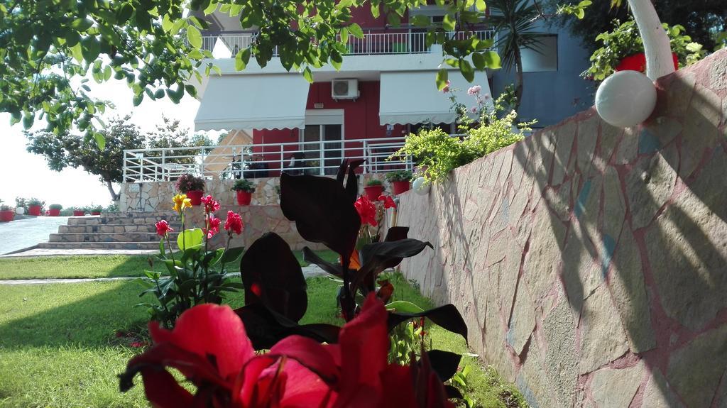 Spiros Rooms Kastrosikia Exterior photo