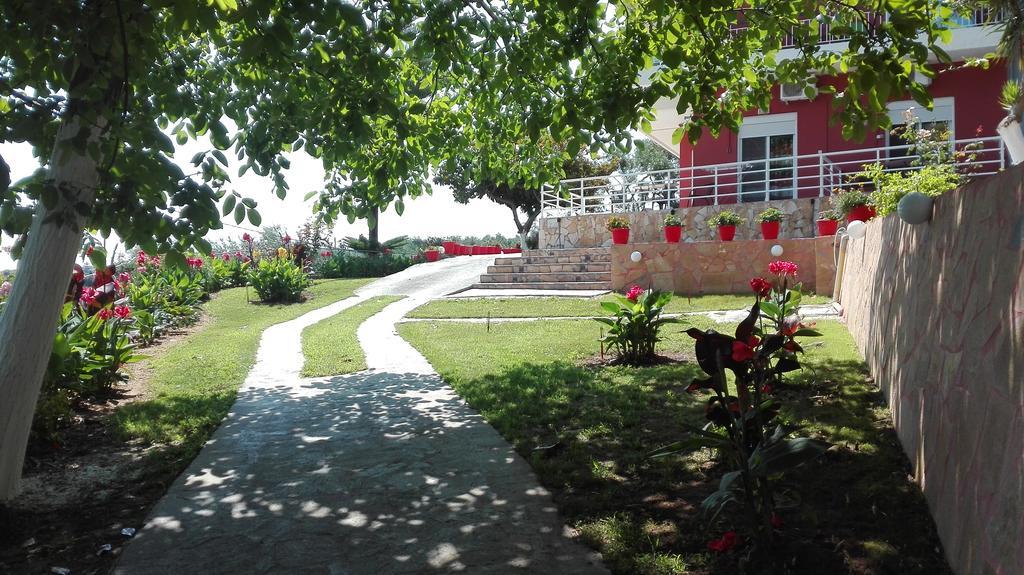 Spiros Rooms Kastrosikia Exterior photo