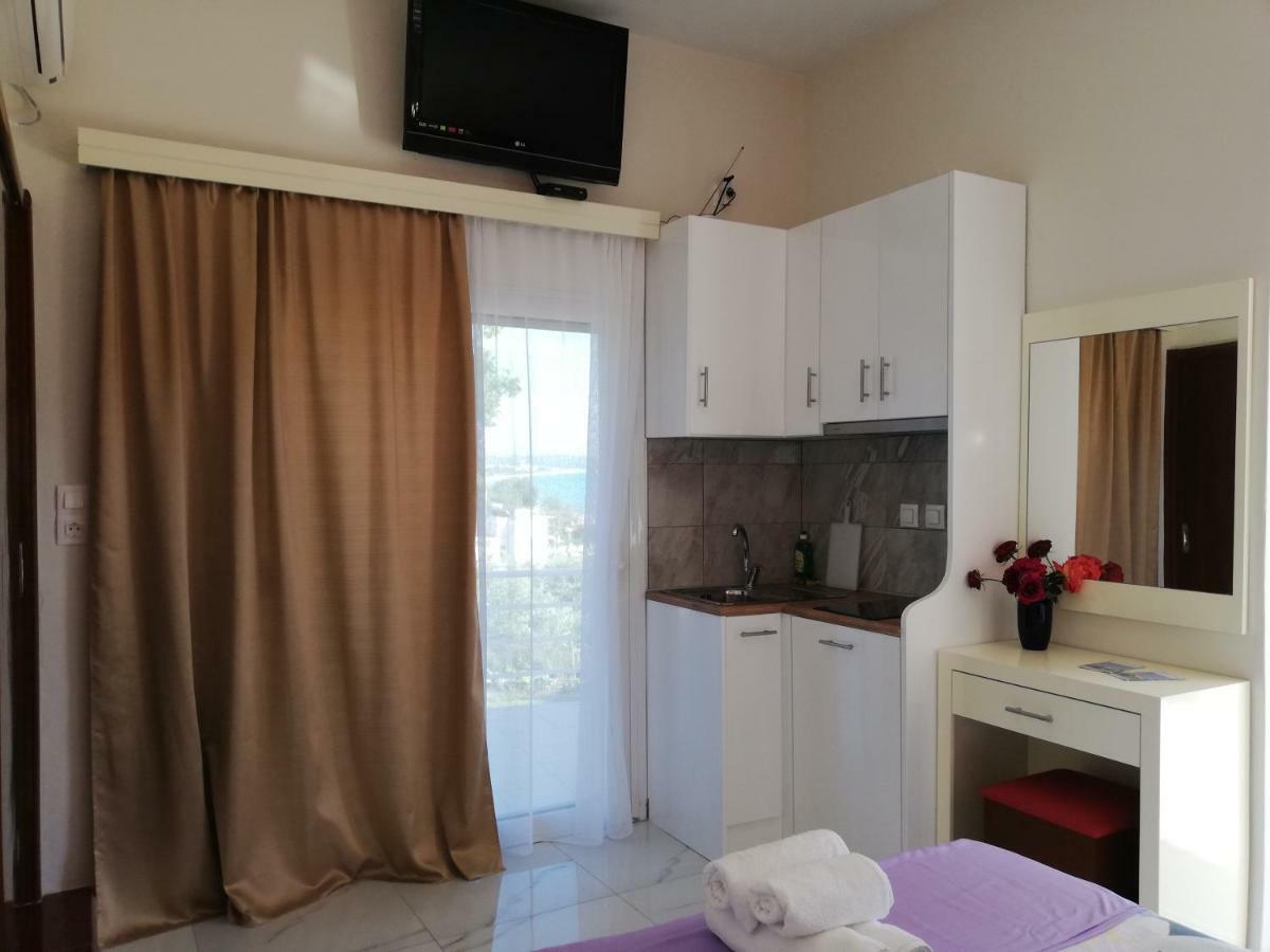 Spiros Rooms Kastrosikia Exterior photo