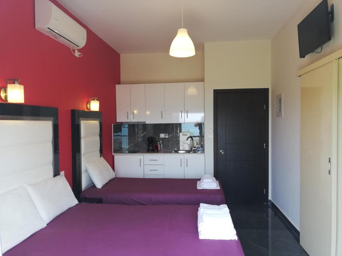 Spiros Rooms Kastrosikia Exterior photo